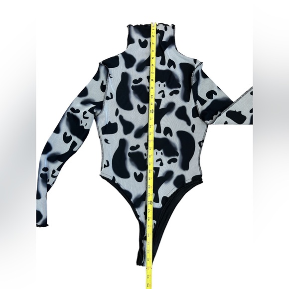 Bodysuit Turtle‎ Neck Women's  Size Large Black White Long Sleeve Animal Print - Picture 7 of 9